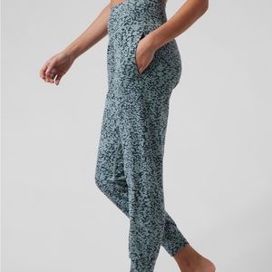 BNWT Athleta Salutation Jogger Ocelot Spot Minimalistic Grey with Pockets Medium